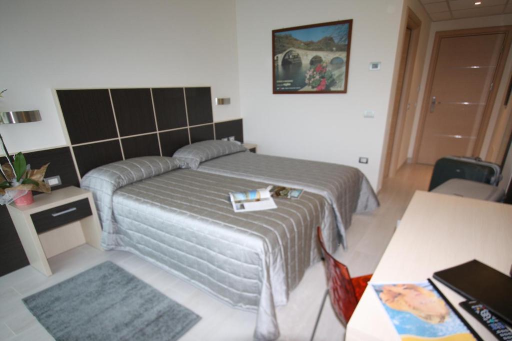 Hotel Garni Corallo Torbole Sul Garda Quarto foto